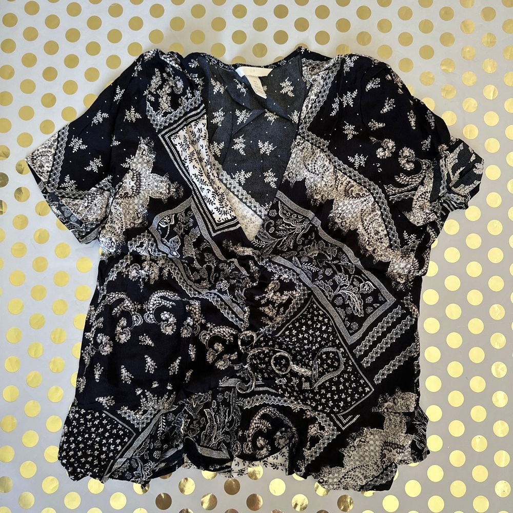 H&M Black and White Graphic Blouse with Notched Collar